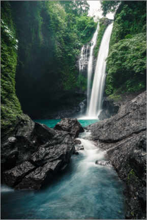 Trätavla  Waterfall in the rainforest on Bali - Road To Aloha