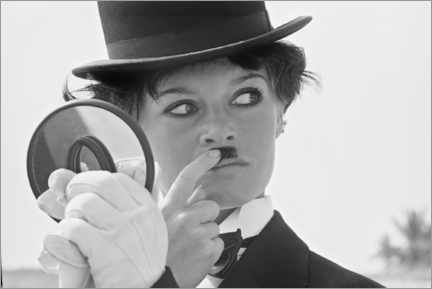 Canvastavla  Brigitte Bardot as Charlie Chaplin, 1965