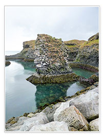 Poster Rocky coastal scenery in Iceland